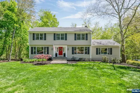 558 W Saddle River Rd, Saddle River, NJ 07458