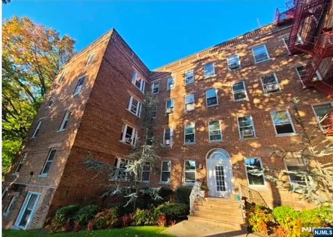 250 Broad #2D, Leonia, NJ 07605