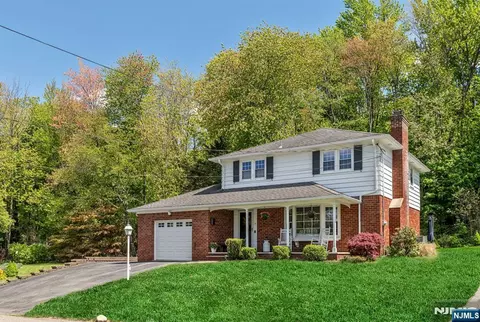 5 East St, Wanaque, NJ 07465