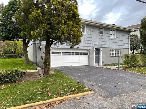 1626 Maple St, Fort Lee, NJ 07024