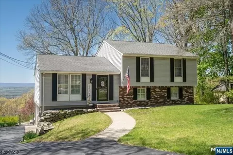 103 Panorama Dr, Sussex, NJ 07461