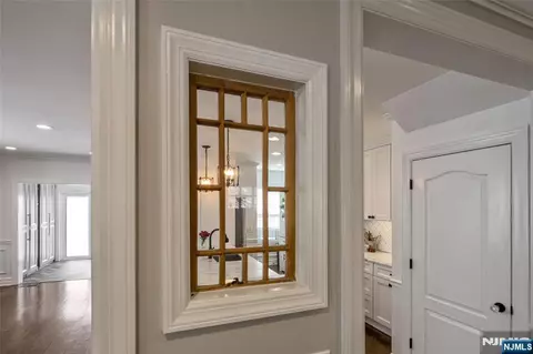 Entry Way - 309 Maple Ave, Oradell, NJ 07649 photo 4 of 5