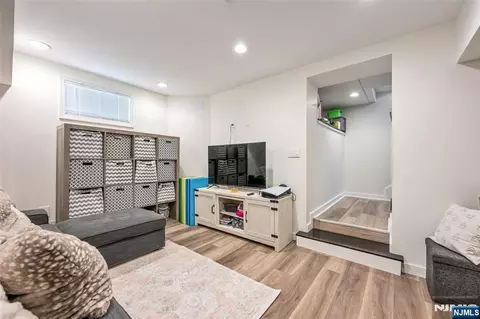 Entry Way - 309 Maple Ave, Oradell, NJ 07649 photo 5 of 5