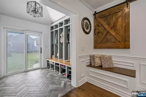 Entry Way - 309 Maple Ave, Oradell, NJ 07649 photo 2 of 5