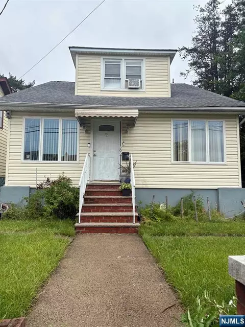394 25th St, Paterson, NJ 07514