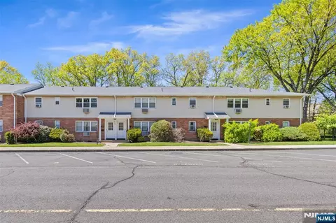 4 Lakeview # D, Leonia, NJ 07605