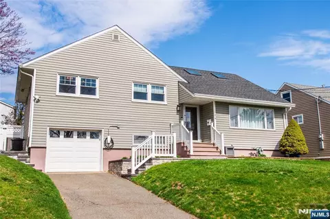 24 Lennon Pl, Clifton, NJ 07013