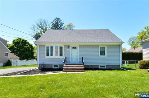 113 Stanley Ct, North Haledon, NJ 07508