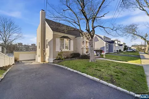 21 Park Pl, Kearny, NJ 07032