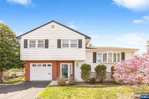 1150 Roosevelt Ave, New Milford, NJ 07646