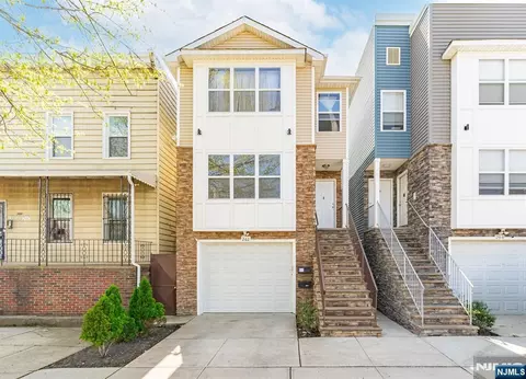 262 2nd Ave, Newark, NJ 07107
