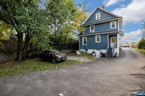 Exterior - 20 Maple Ave, Springfield, NJ 07081 photo 2 of 5