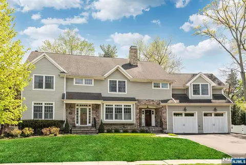 42 Lakewood Ave, Ho Ho Kus, NJ 07423