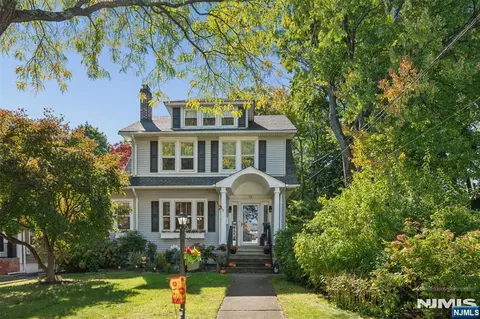 15 Fairview Ave, Glen Rock, NJ 07452
