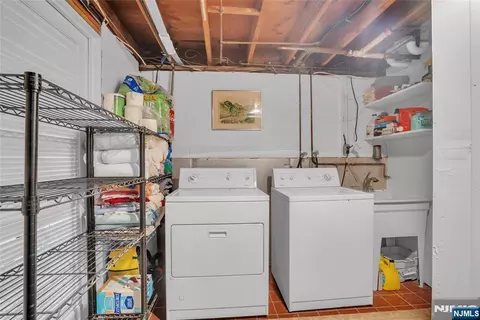 12 Stafford Dr, Wanaque, NJ 07465