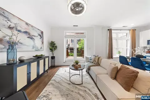 104 York St #2B, Jersey City, NJ 07302