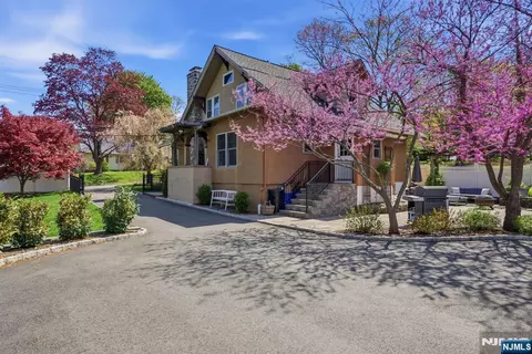 109 Quaker Ave, Randolph, NJ 07869