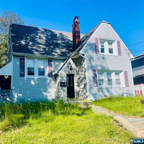 500 W Broadway, Haledon, NJ 07508