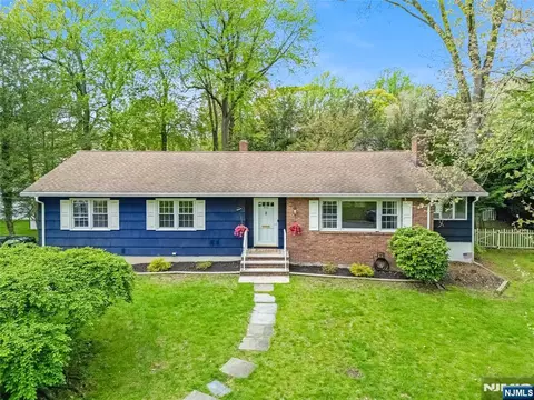 494 Monroe Ave, Township Of Washington, NJ 07676