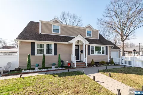 170 Tenafly Rd, Englewood, NJ 07631
