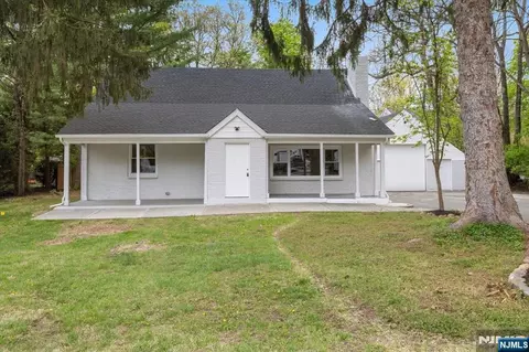 37 Roth Ave, Franklin Lakes, NJ 07417