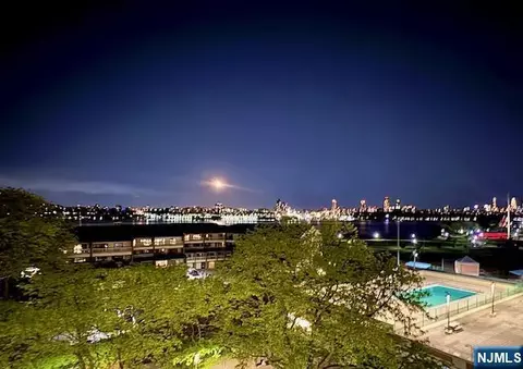 1203 River #5G, Edgewater, NJ 07020