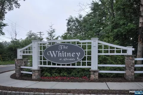 501 Whitney Ln, Allendale, NJ 07401