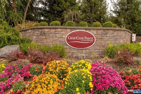 56 Fox Run Dr #56, Englewood, NJ 07631