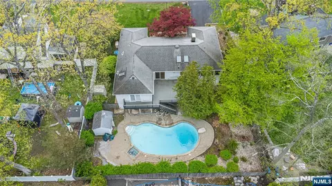 View/Area - 51 Chestnut Dr, Wayne, NJ 07470 photo 1 of 5