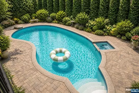 Exterior - 51 Chestnut Dr, Wayne, NJ 07470 photo 7 of 9