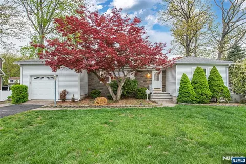 51 Chestnut Dr, Wayne, NJ 07470