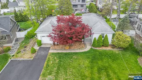 View/Area - 51 Chestnut Dr, Wayne, NJ 07470 photo 2 of 5