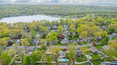 View/Area - 51 Chestnut Dr, Wayne, NJ 07470 photo 5 of 5