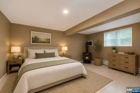 Bedroom - 51 Chestnut Dr, Wayne, NJ 07470 photo 6 of 6