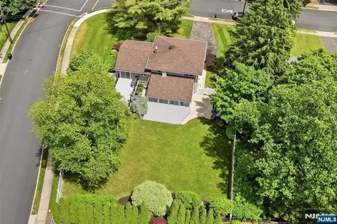 View/Area - 4 Ackerman St, Waldwick, NJ 07463 photo 2 of 5