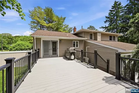 Exterior - 4 Ackerman St, Waldwick, NJ 07463 photo 5 of 11