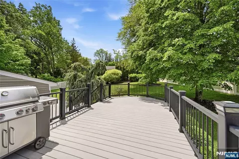 Exterior - 4 Ackerman St, Waldwick, NJ 07463 photo 4 of 11