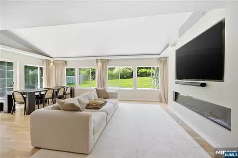 Other - 4 Ackerman St, Waldwick, NJ 07463 photo 2 of 7