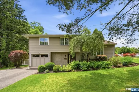 Exterior - 4 Ackerman St, Waldwick, NJ 07463 photo 1 of 11