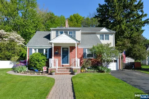 65 Clover Ct, New Milford, NJ 07646