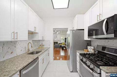 214 Swathmore Dr #2015, Nutley, NJ 07110