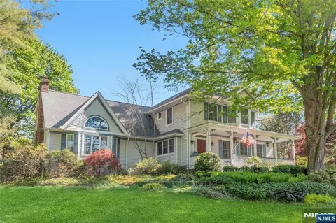 11 Lower Cross Rd, Saddle River, NJ 07458