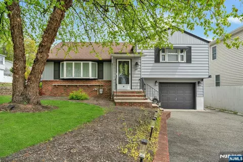 240 Gordon Ave, Totowa, NJ 07512