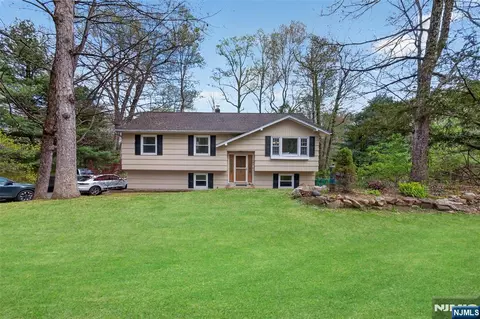541 Rockaway Valley Rd, Boonton, NJ 07005
