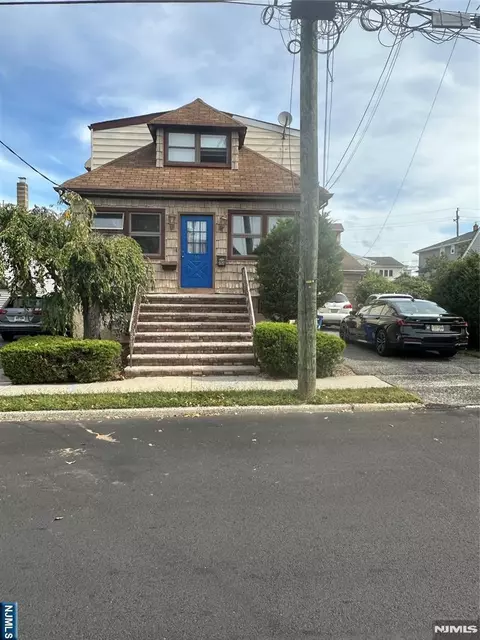 95 Mckinley Ave, Lodi, NJ 07644