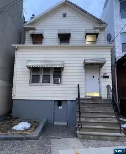 1702 Kennedy Blvd, Jersey City, NJ 07305