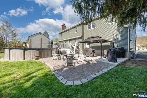 Exterior - 8 E Gate Dr, Glenwood, NJ 07418 photo 2 of 5