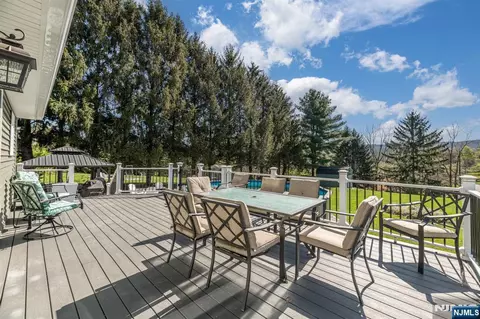 Exterior - 8 E Gate Dr, Glenwood, NJ 07418 photo 4 of 5