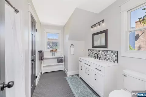 Bath - 8 E Gate Dr, Glenwood, NJ 07418 photo 2 of 2