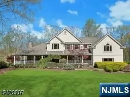 28 Alize Dr, Kinnelon, NJ 07405